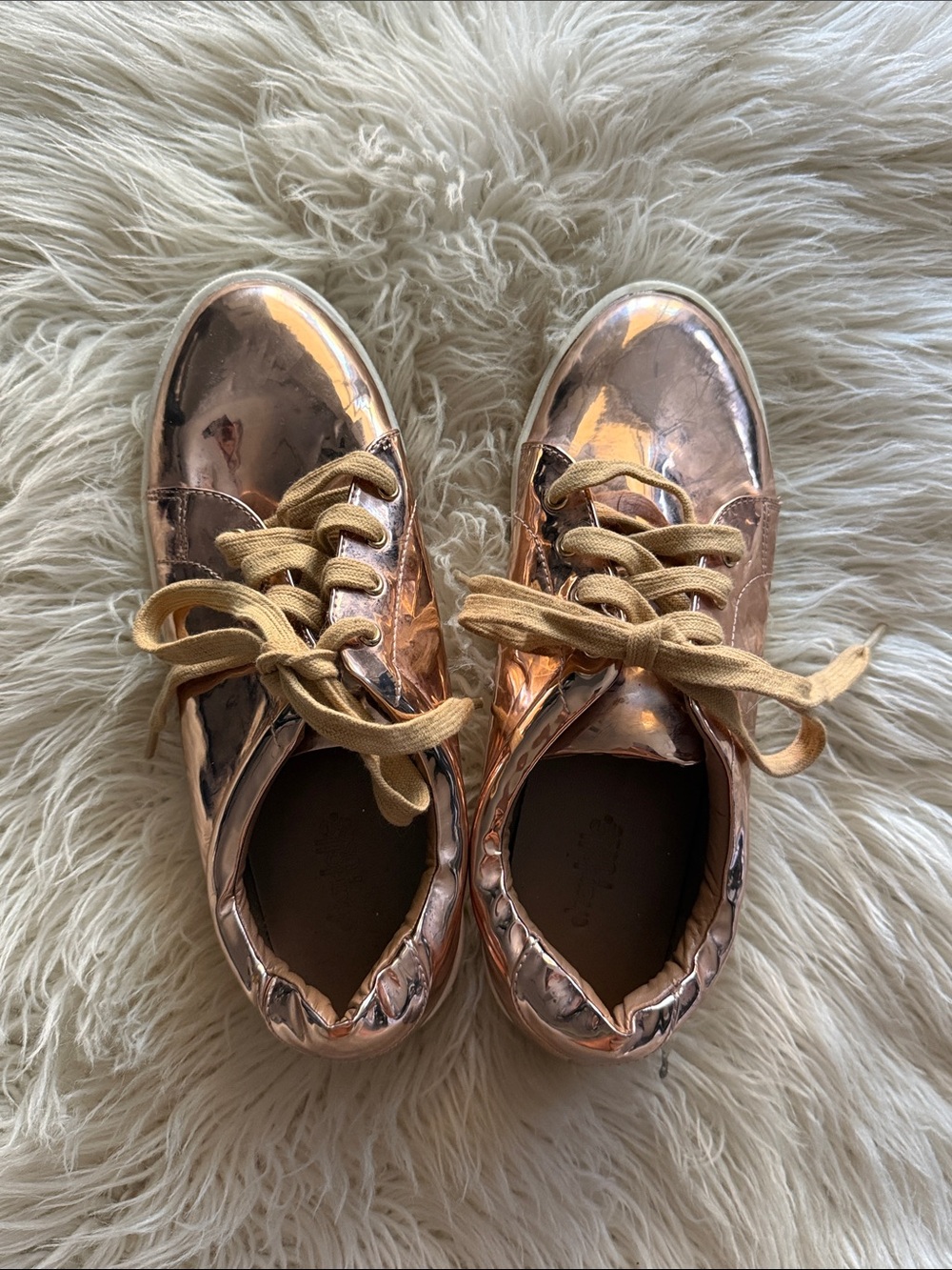 👟METALLIC GOLD SNEAKERS 👟